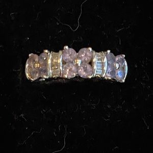 10Kt White Gold Tanzanite and Diamonds Ring